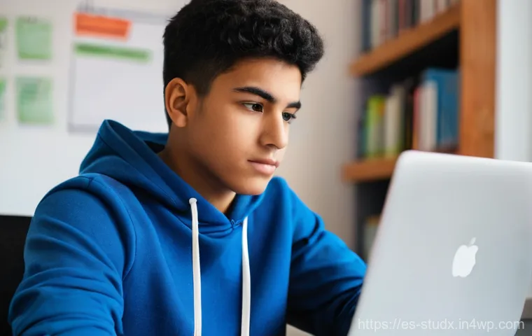 학생의 자율성을 높이는 진도 추적 방법 - **Prompt:** A diverse 17-year-old male high school student from a Latin American city, wearing a cle...